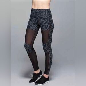 Lululemon Hot To Street Animal Print Pant Size 4 Black Grey